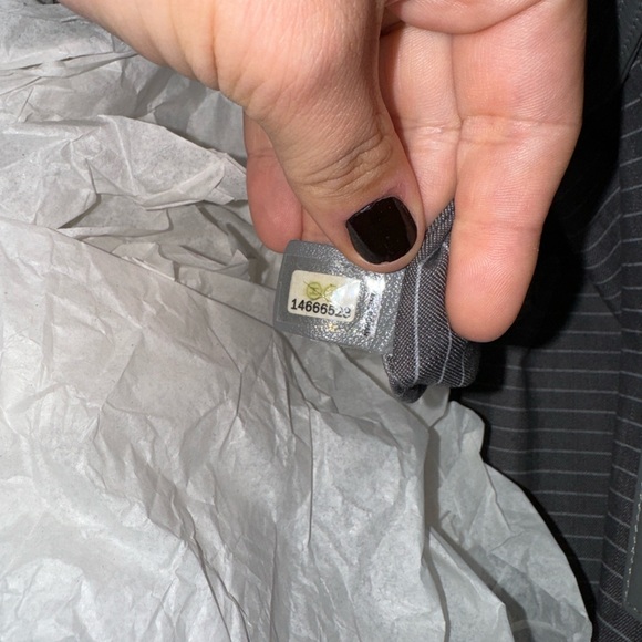 Authentic Washed Calfskin Drawstring Tote Beige - Picture 7 of 9